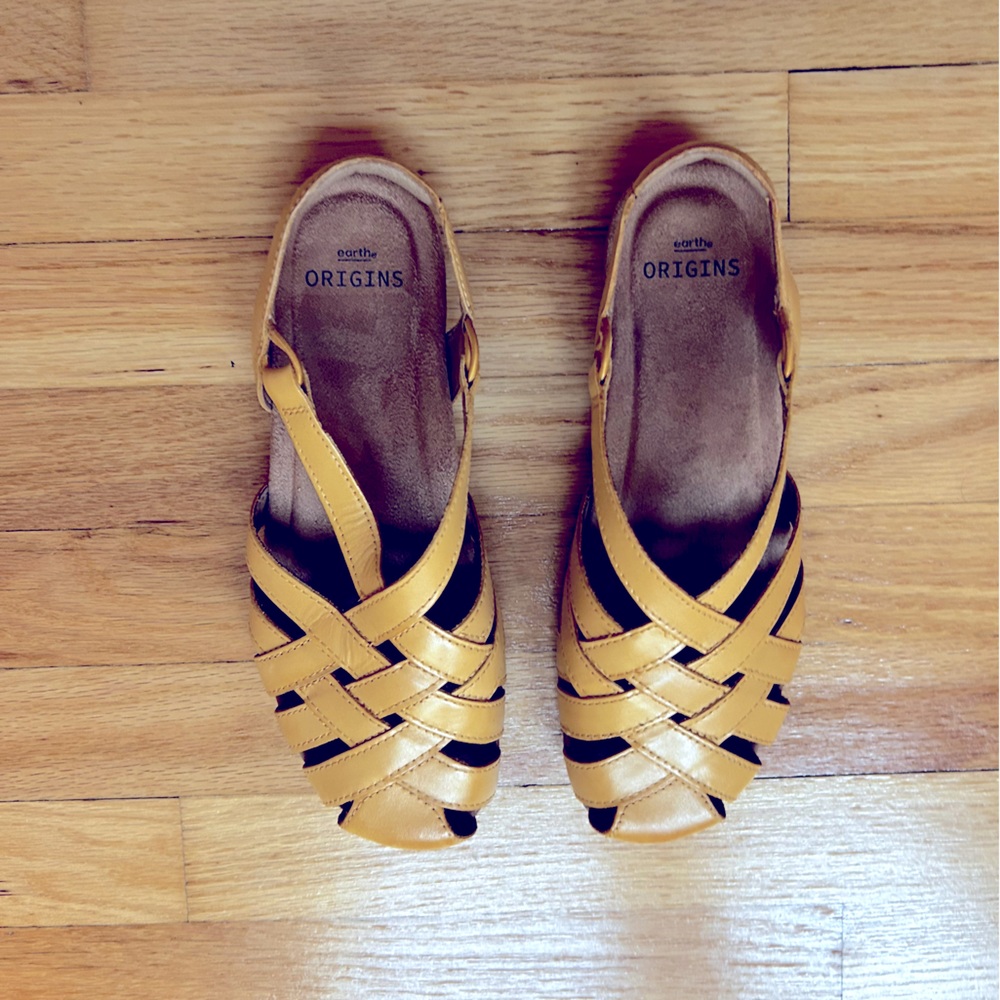 Earth origins closed toe sandals